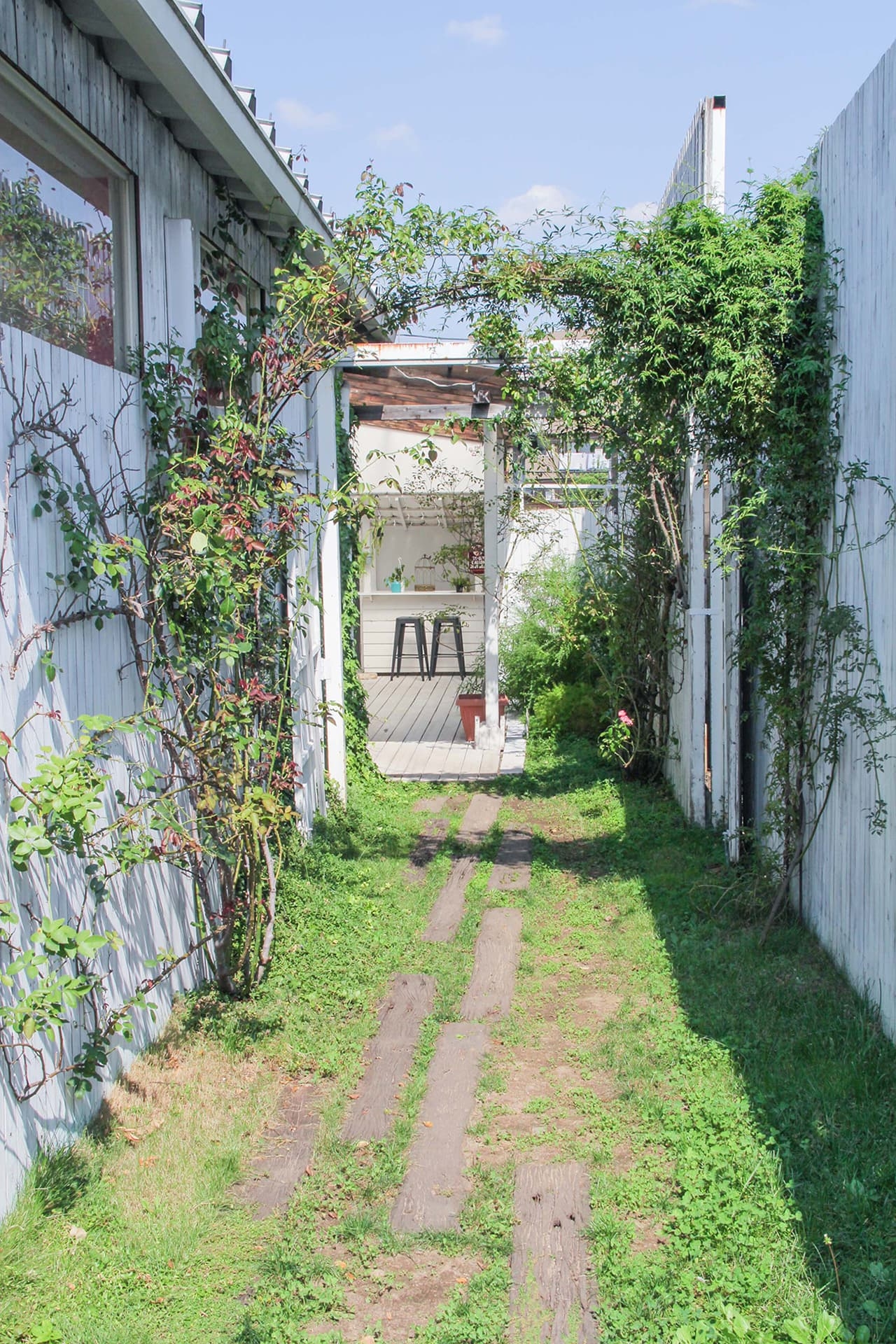 庭のアーチ