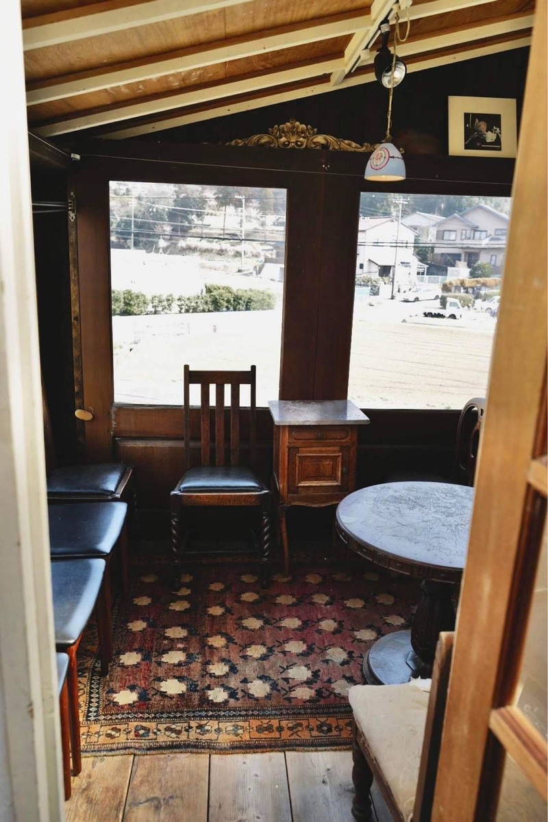 2F 小さな部屋