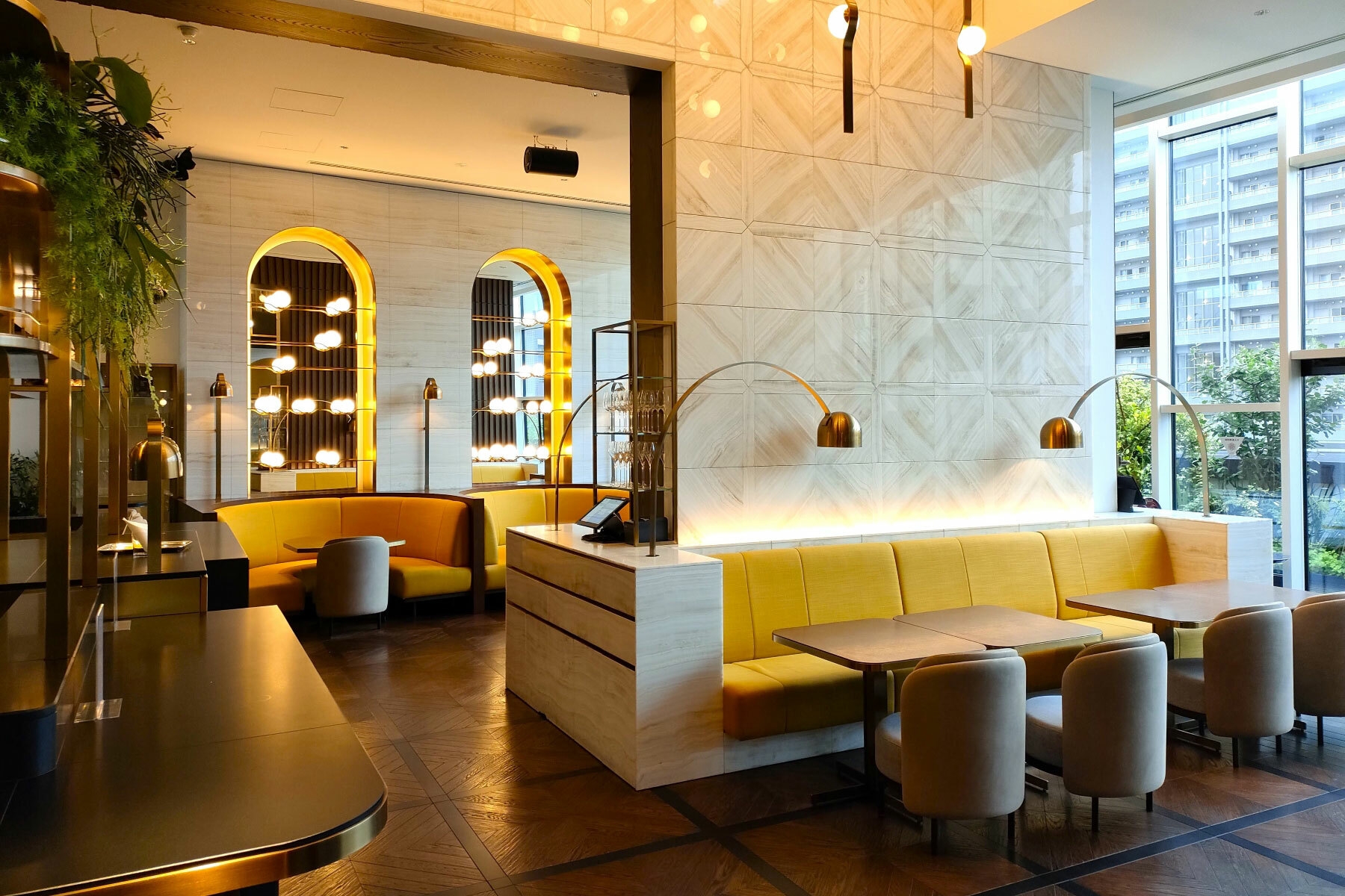4F SALON Coteau