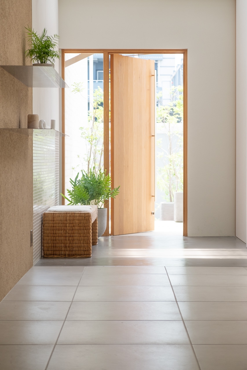 玄関シーンの撮影に