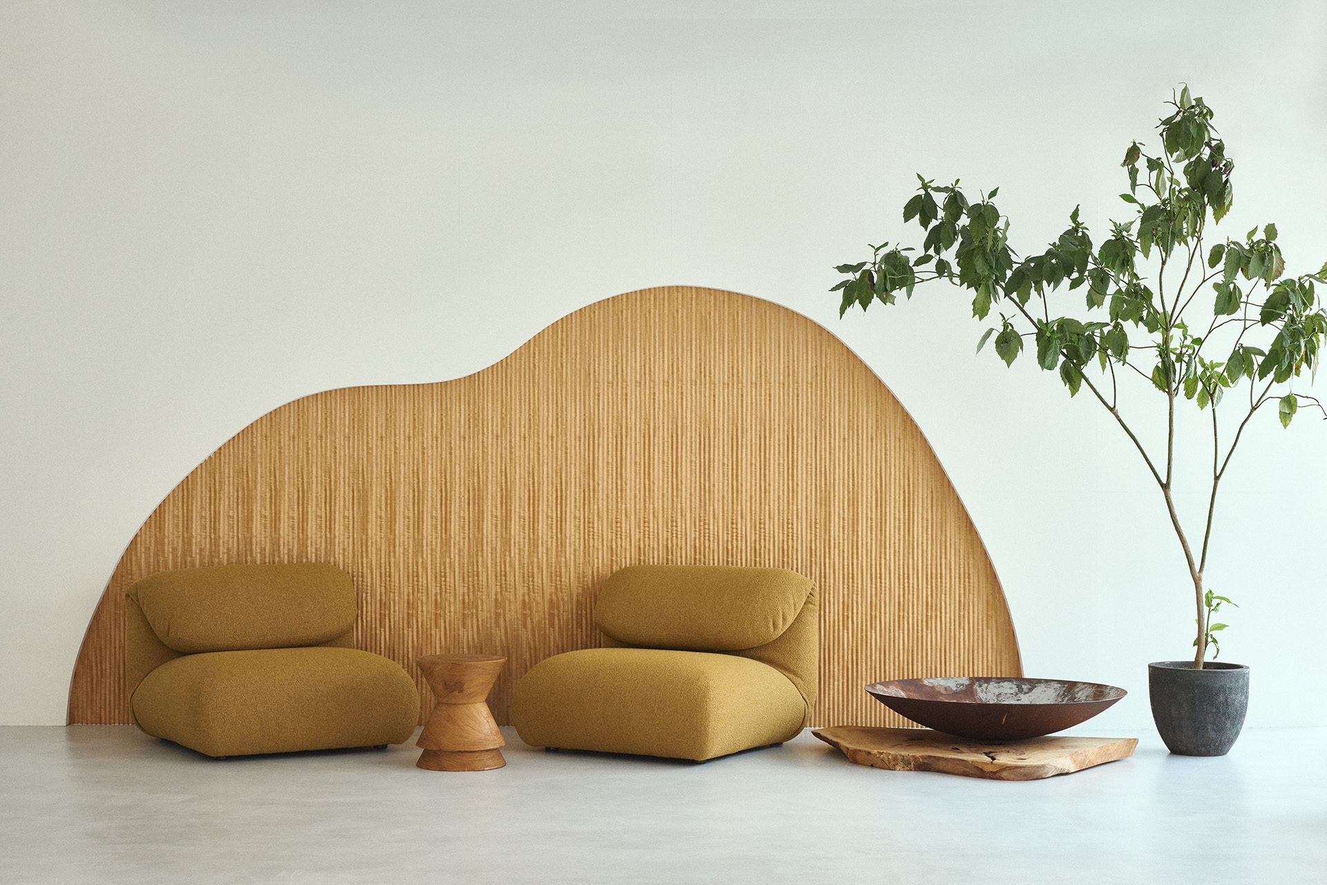 曲線を描く造作ウッドウォール