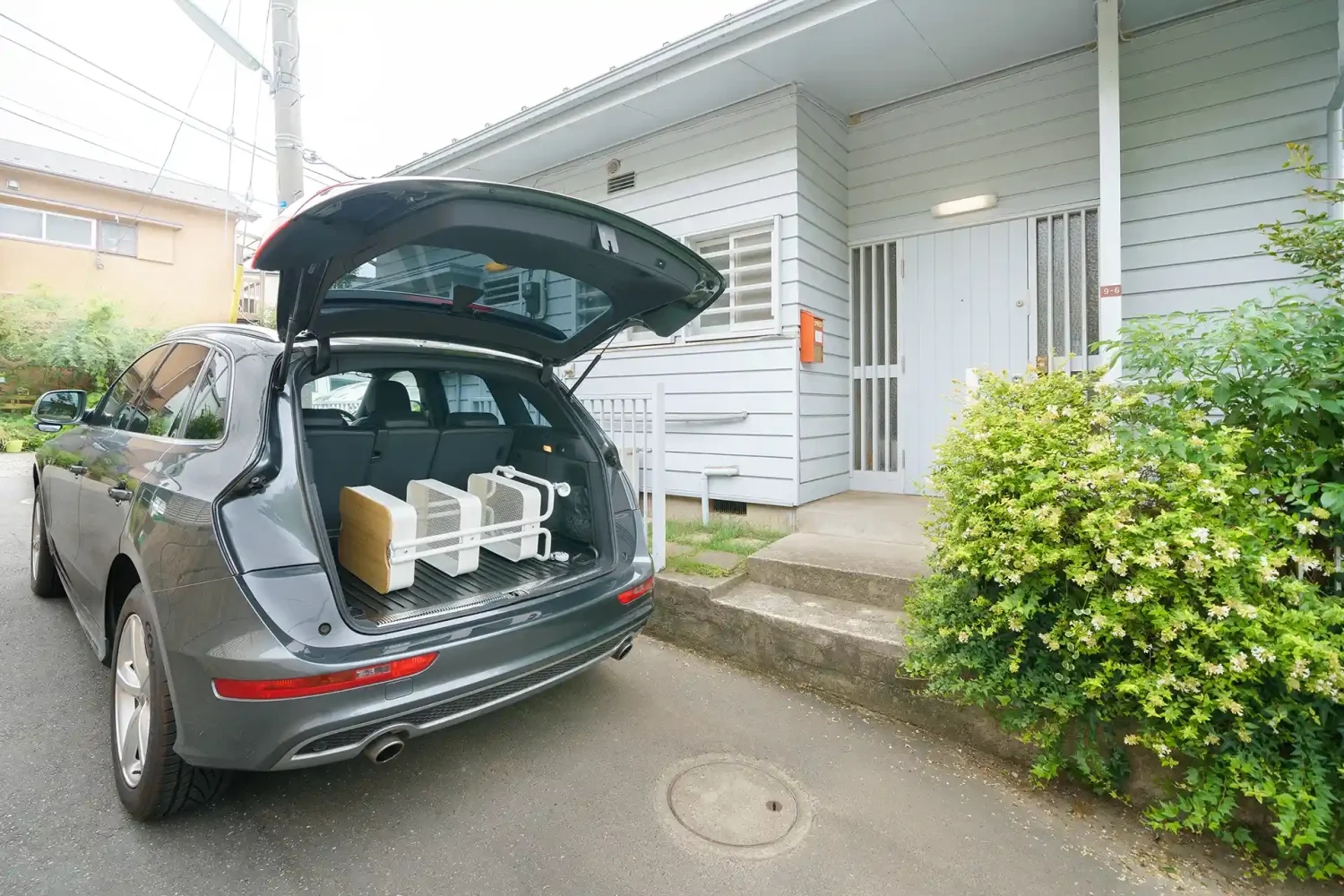 車を横付けして搬入可能