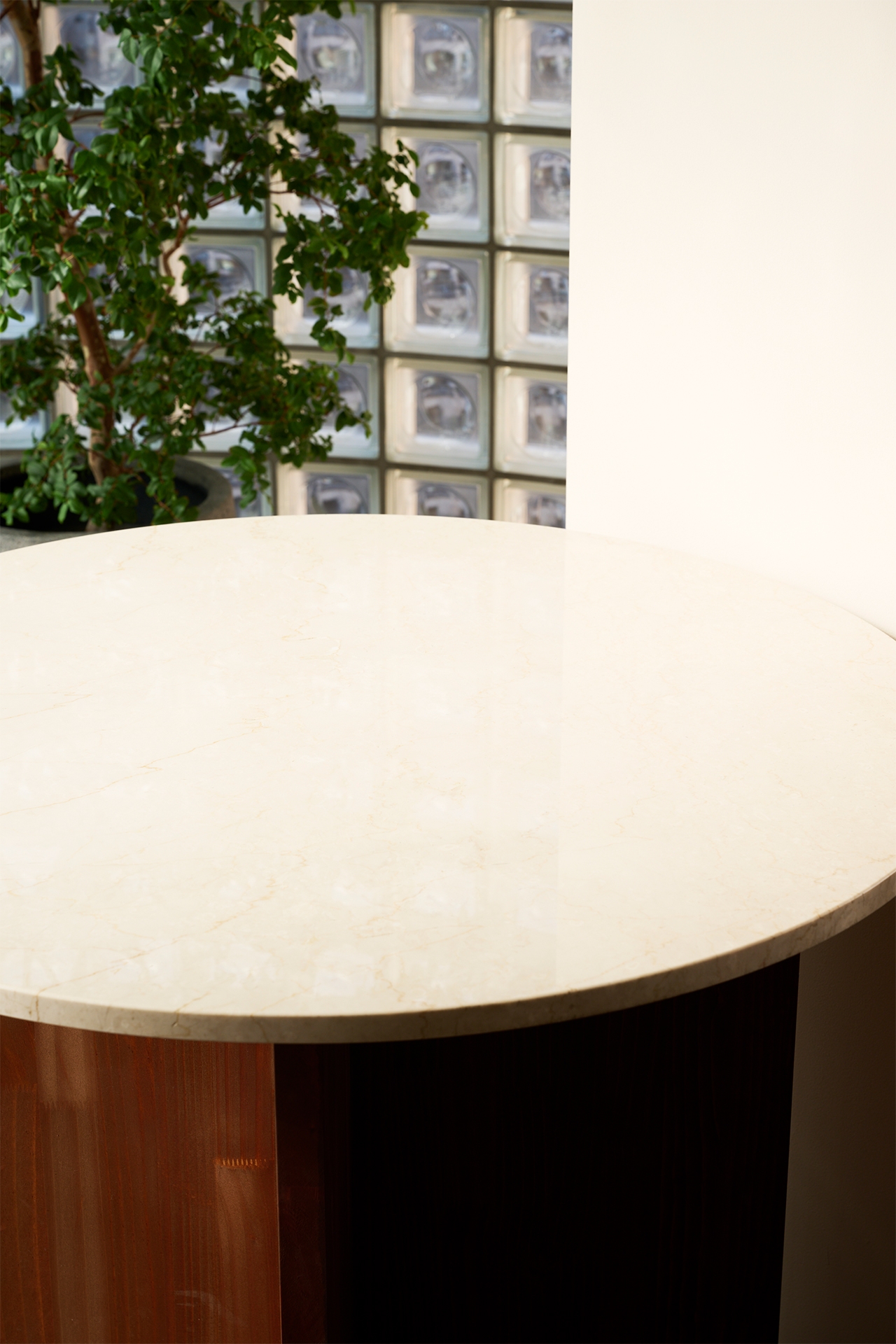 大理石テーブル