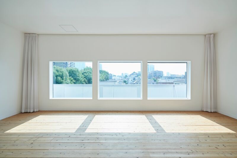 4F 東側 大きな窓