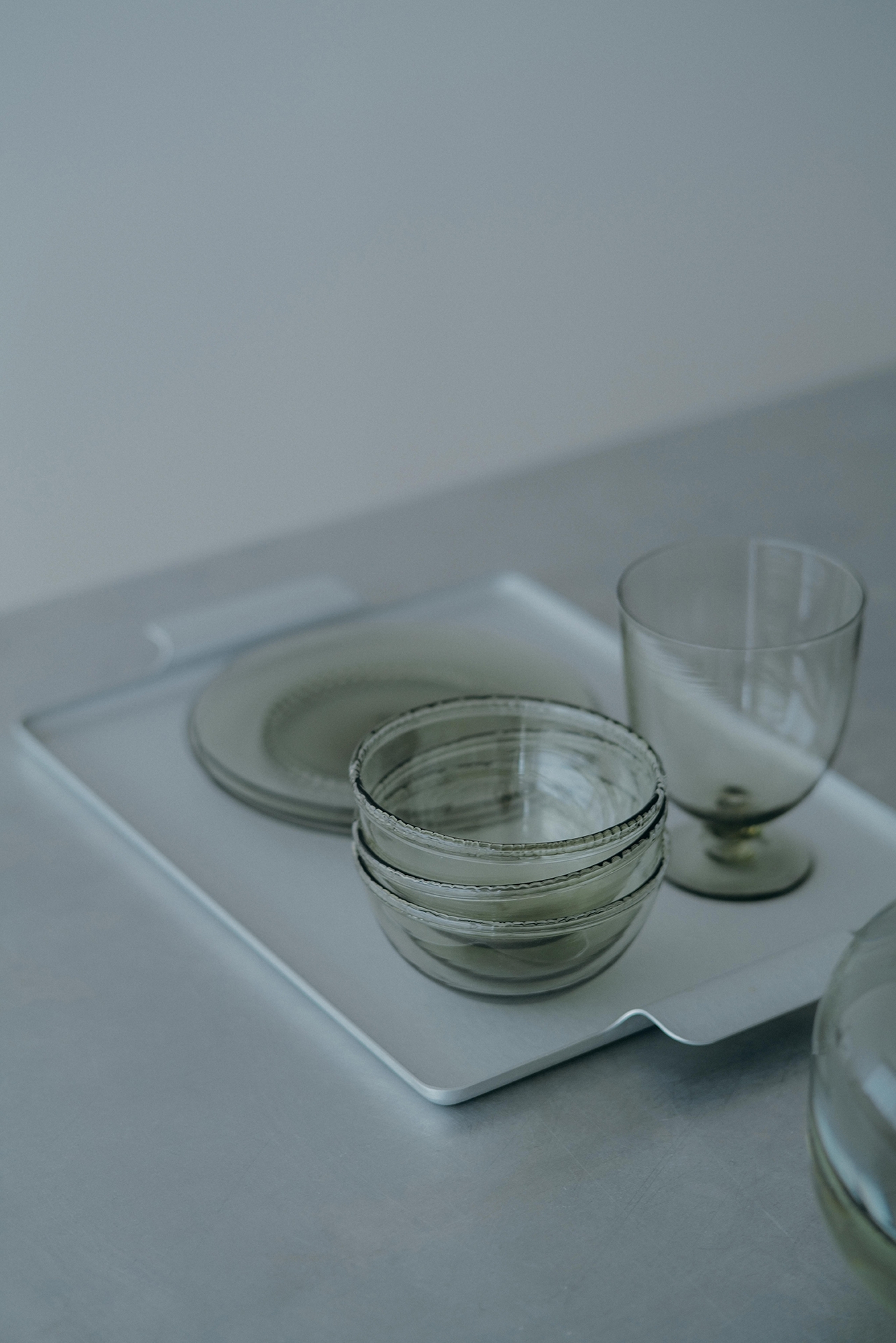 テーブル上の食器