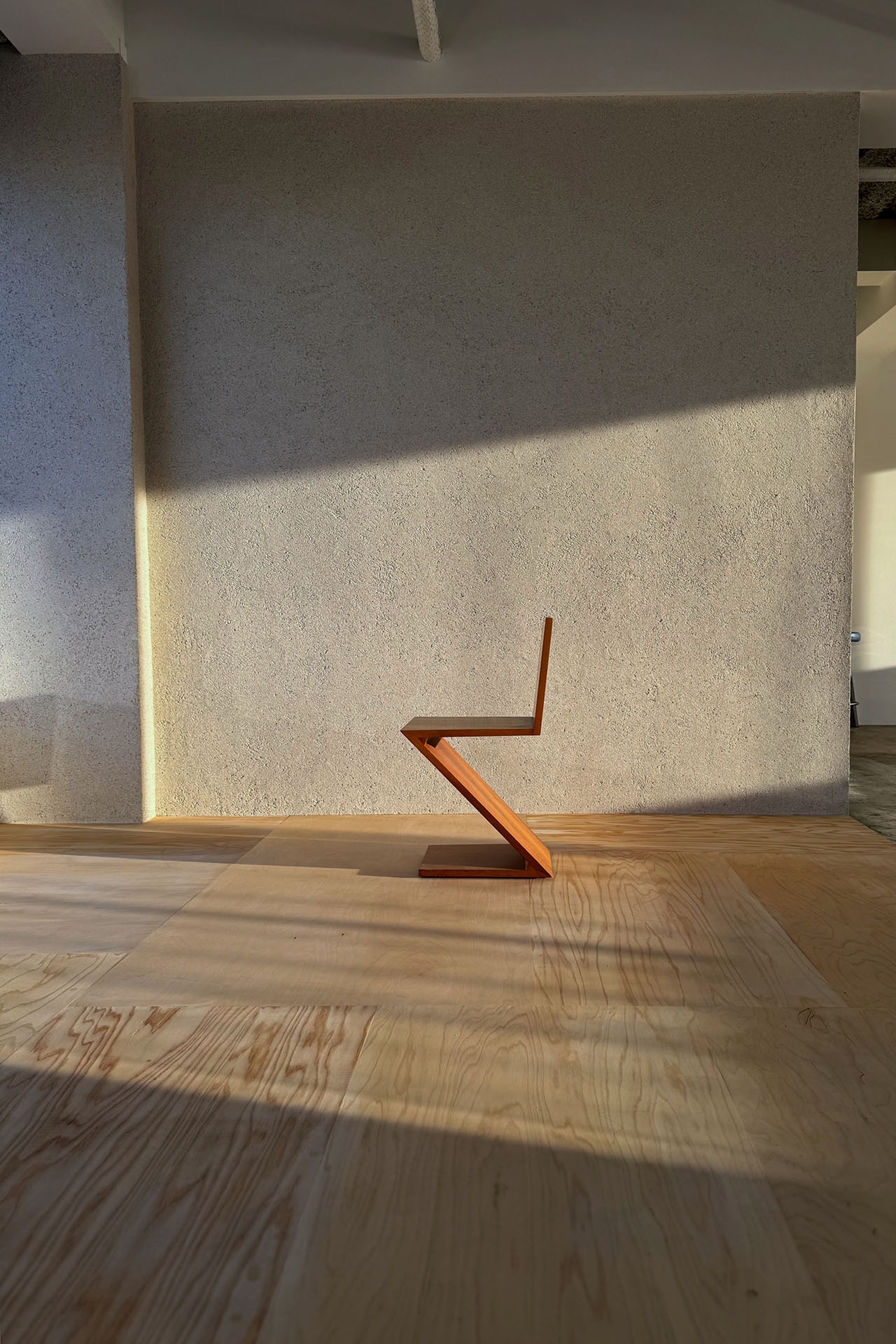  陰影が美しい砂壁