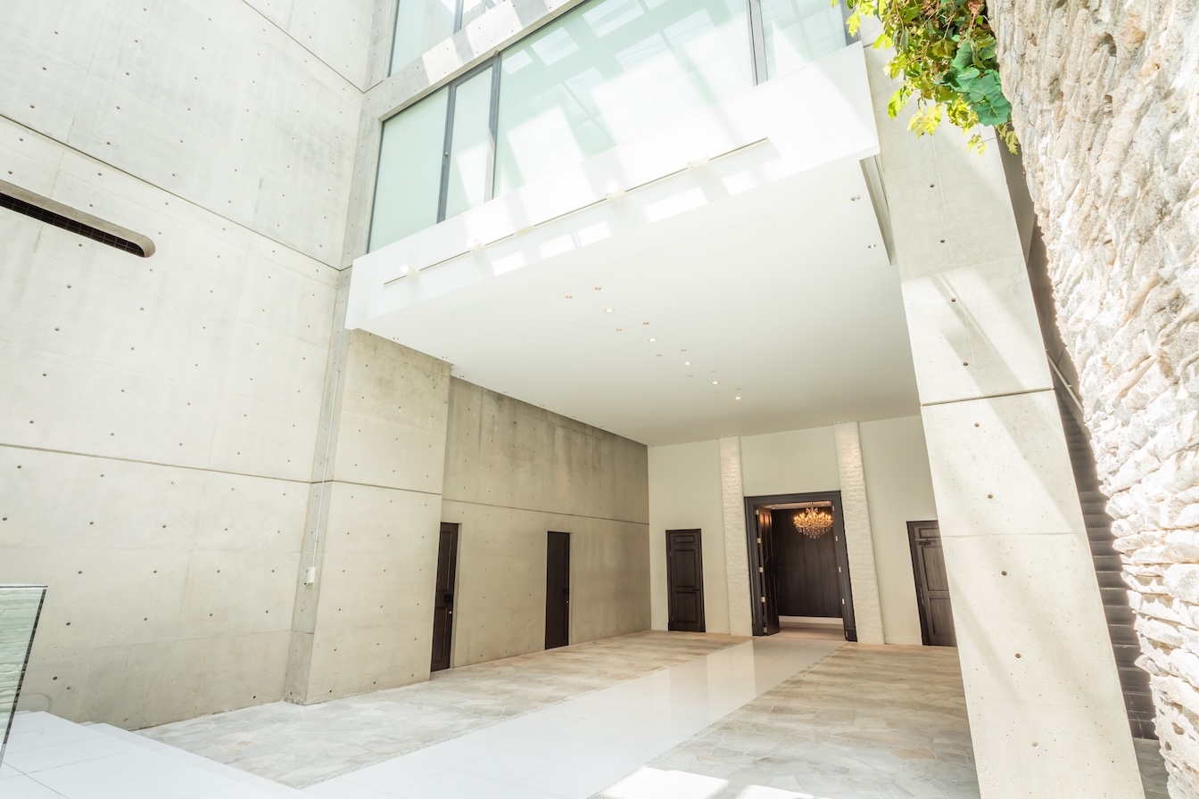 Skyhall 美しいコンクリート壁