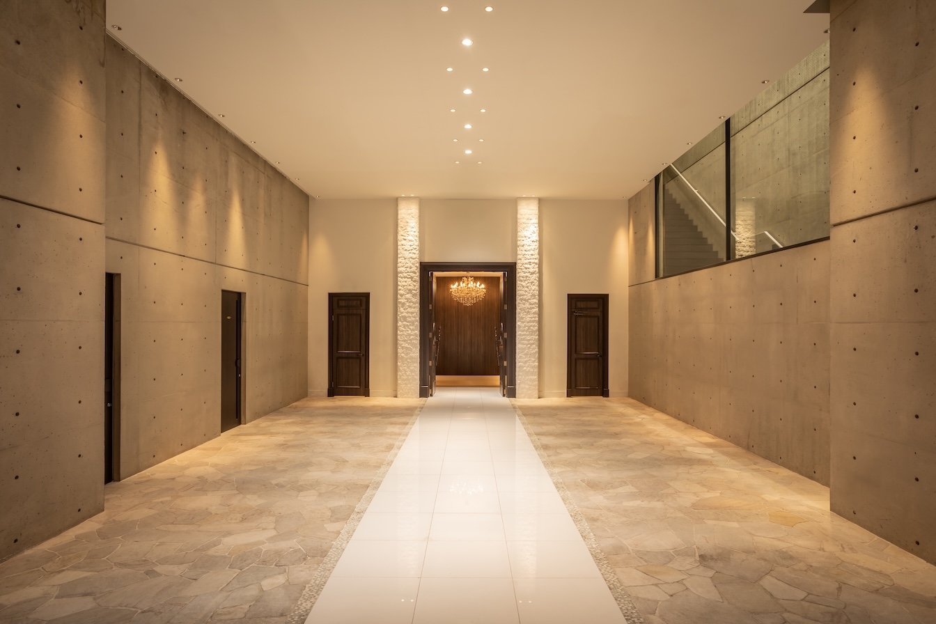 Skyhall 右側の階段からのぞけるフロア