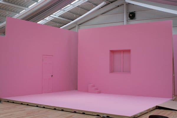 建て込み例 ご希望の色の壁と床に