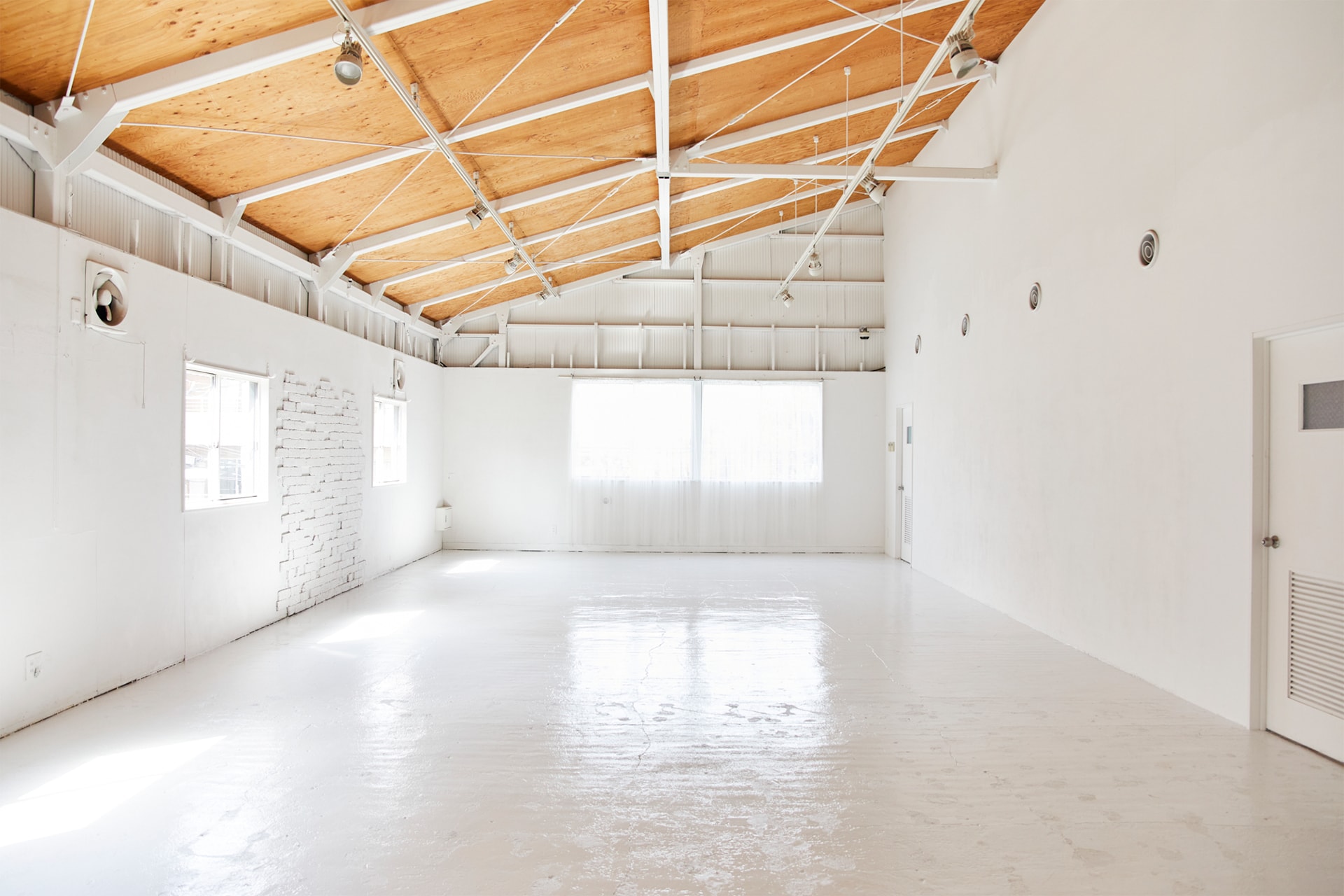 2F / White floor①