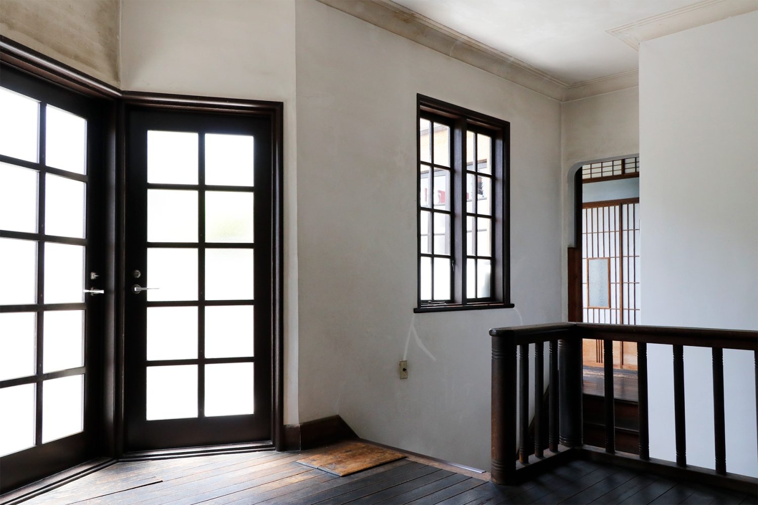 各所に時の流れを感じる空間