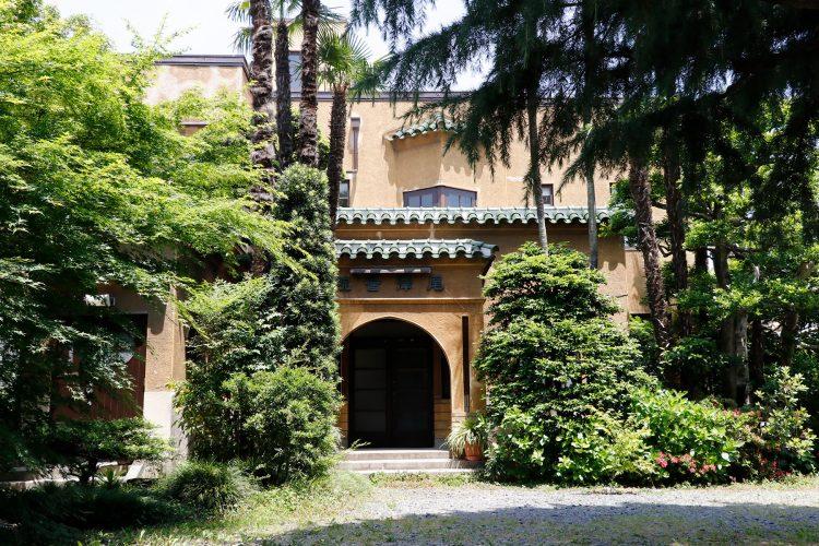 歴史と風格を感じさせる外観