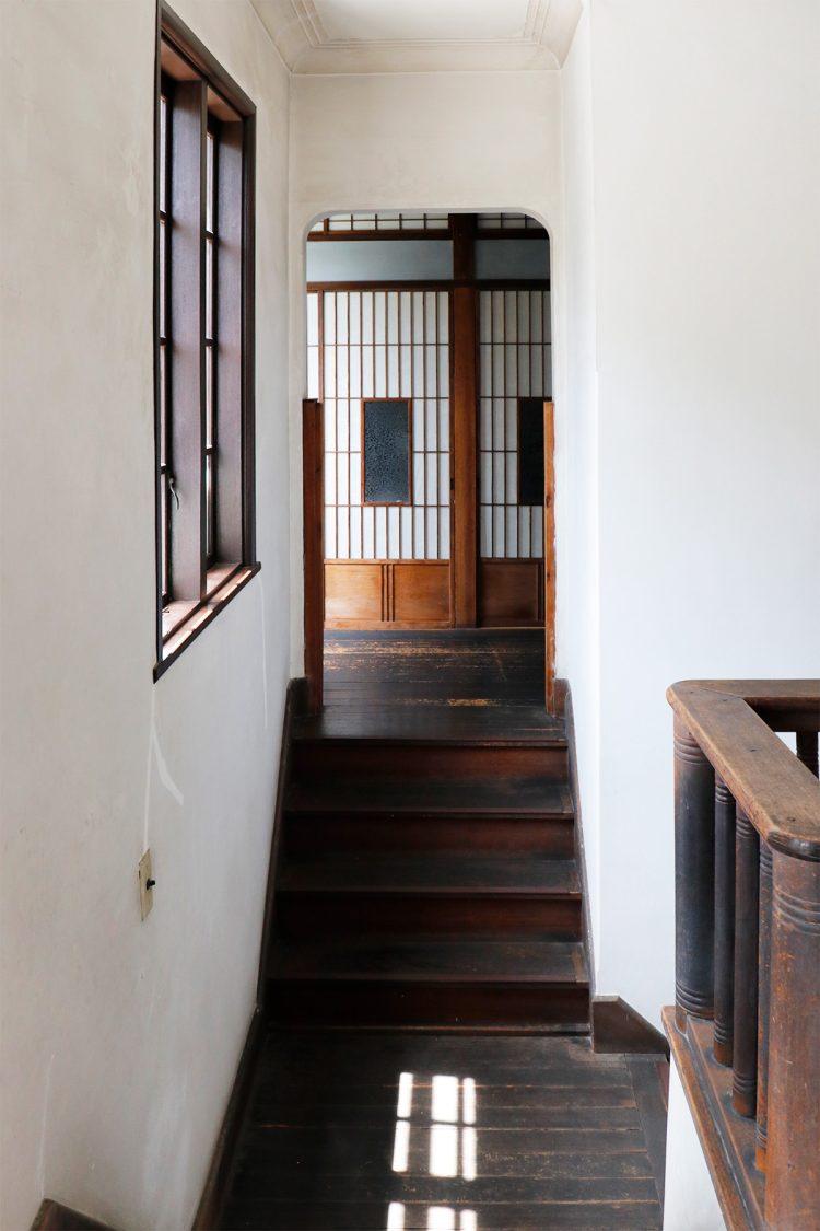 階段では動きのある撮影も