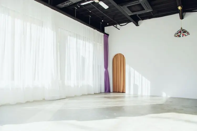 1F 南からの自然光