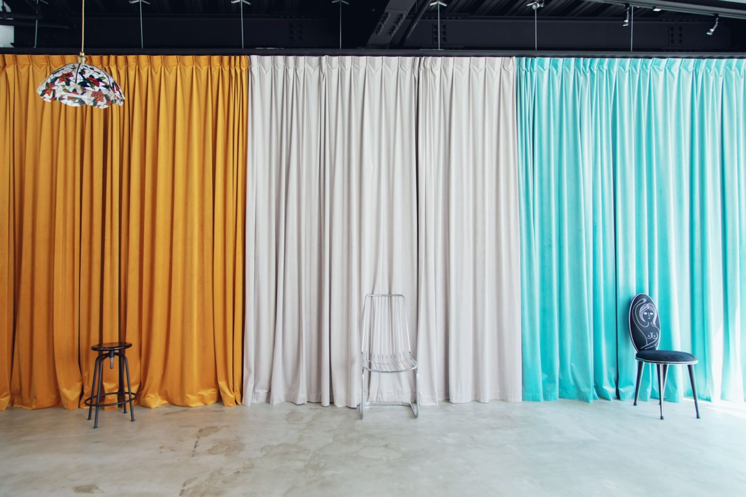 1F カーテン各色 幅368cm✕高さ310cm