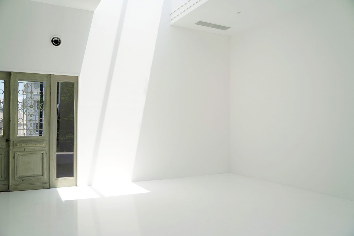 天窓 採光×アンティークドア