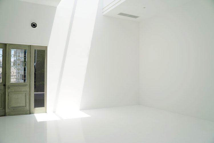 天窓 採光×アンティークドア