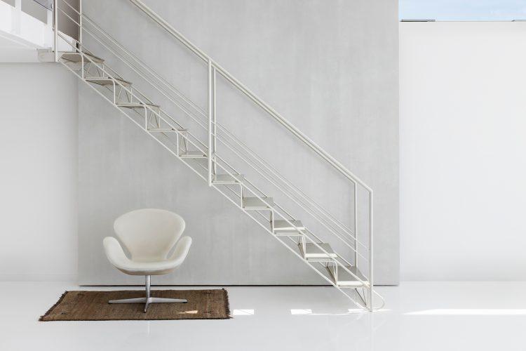 階段✕コンクリート可動壁