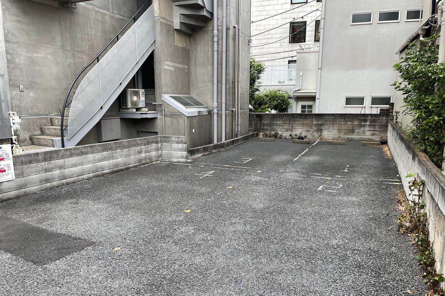 駐車場(1スタジオ2台まで)