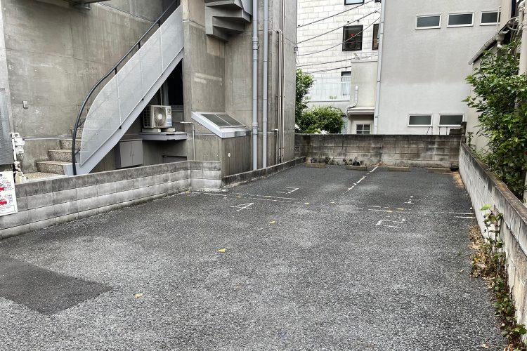 駐車場(1スタジオ2台まで)