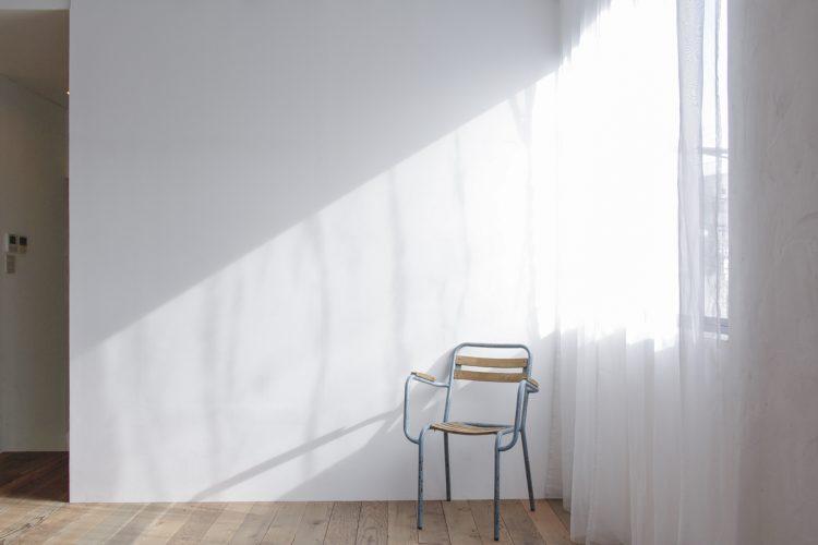 ニュアンスのある漆喰の白壁