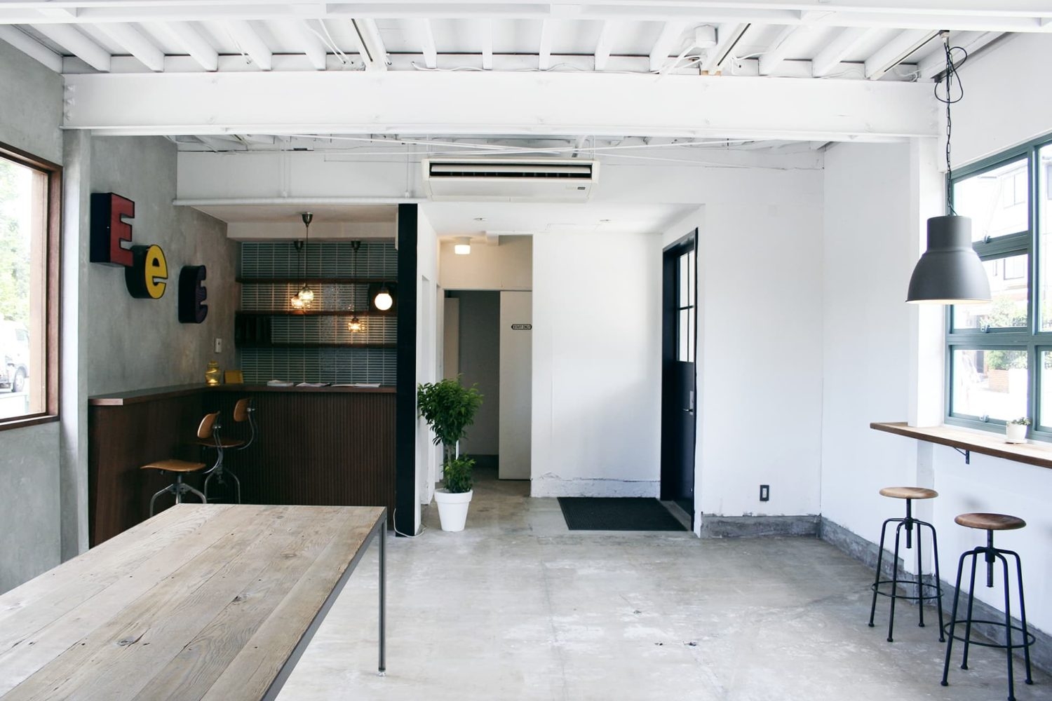 1Fはカフェのようにも