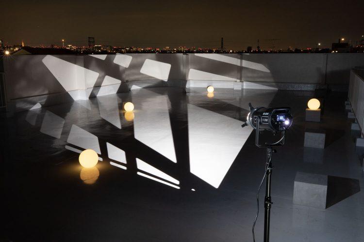 光と影のライトプロジェクター