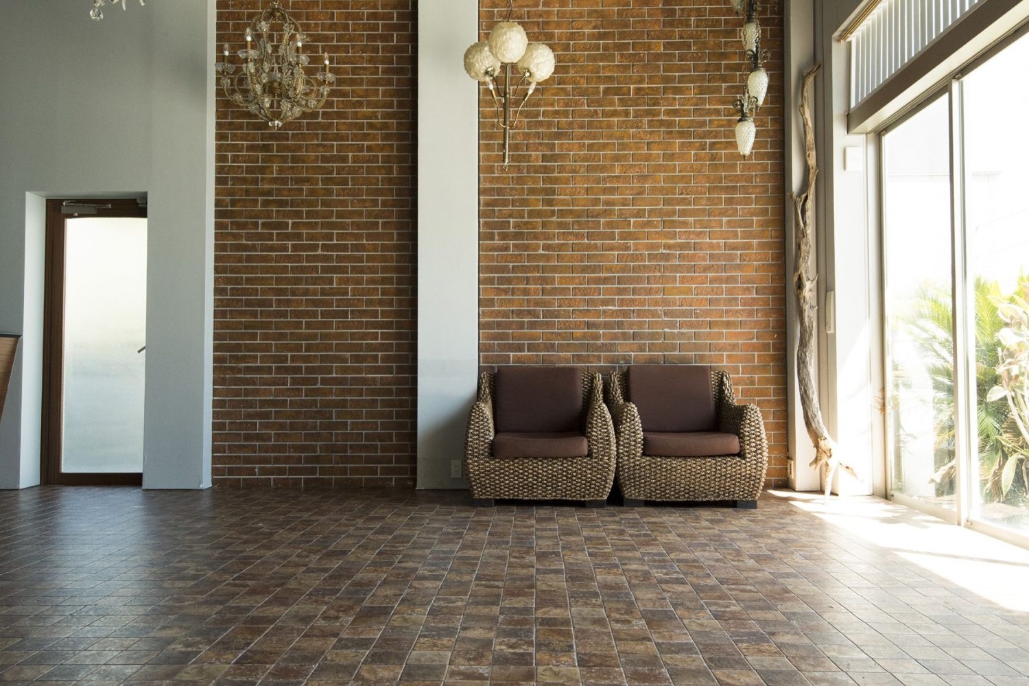 正面メイン棟1階ホール