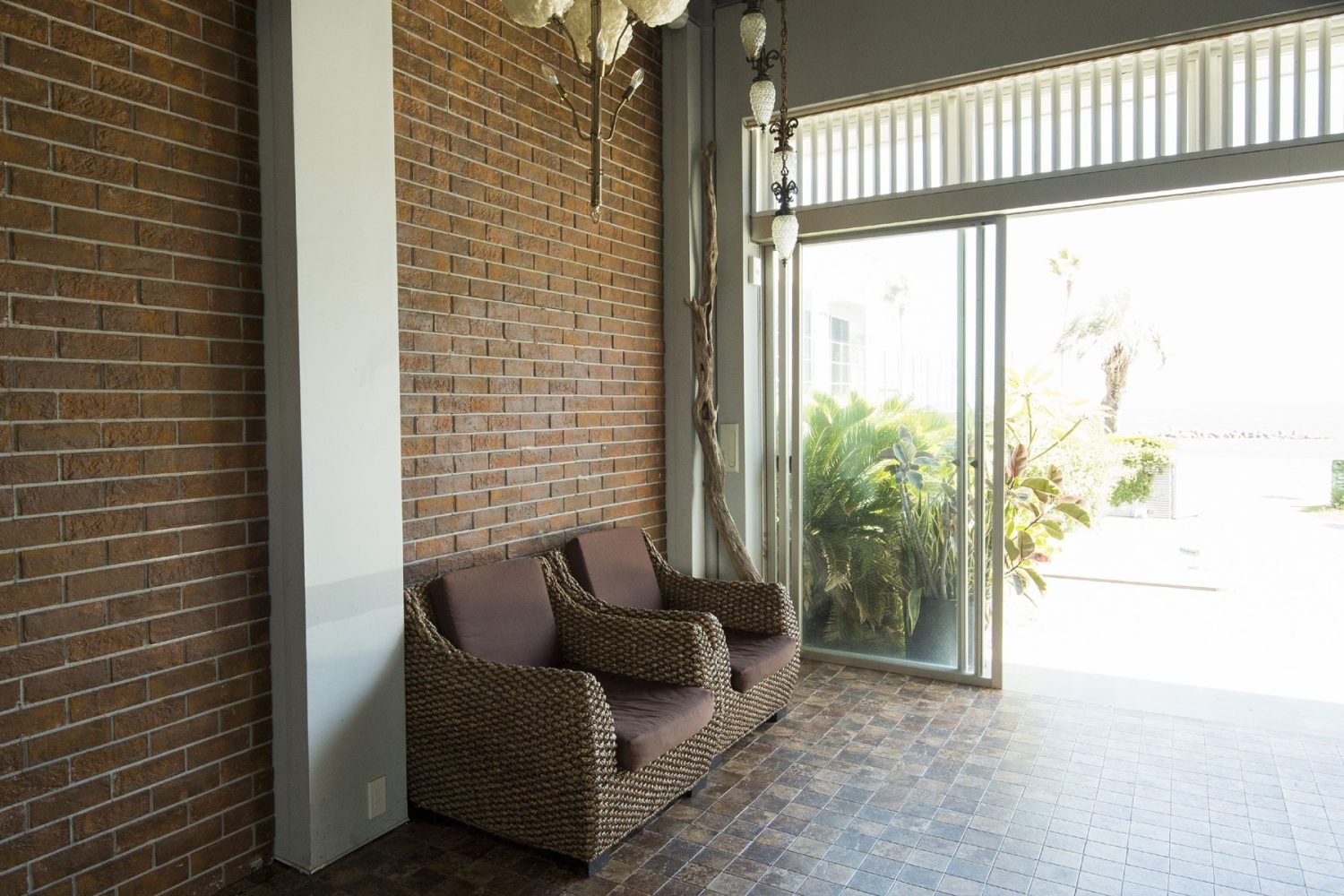 正面メイン棟1階ホール