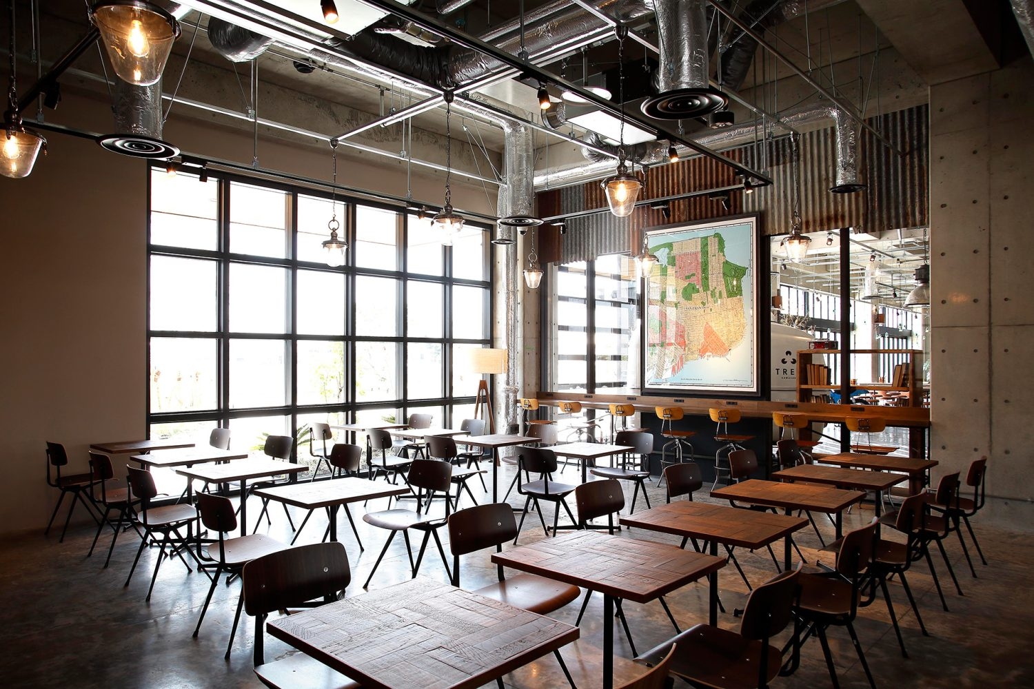 1F カフェラウンジ(照明調節可能)