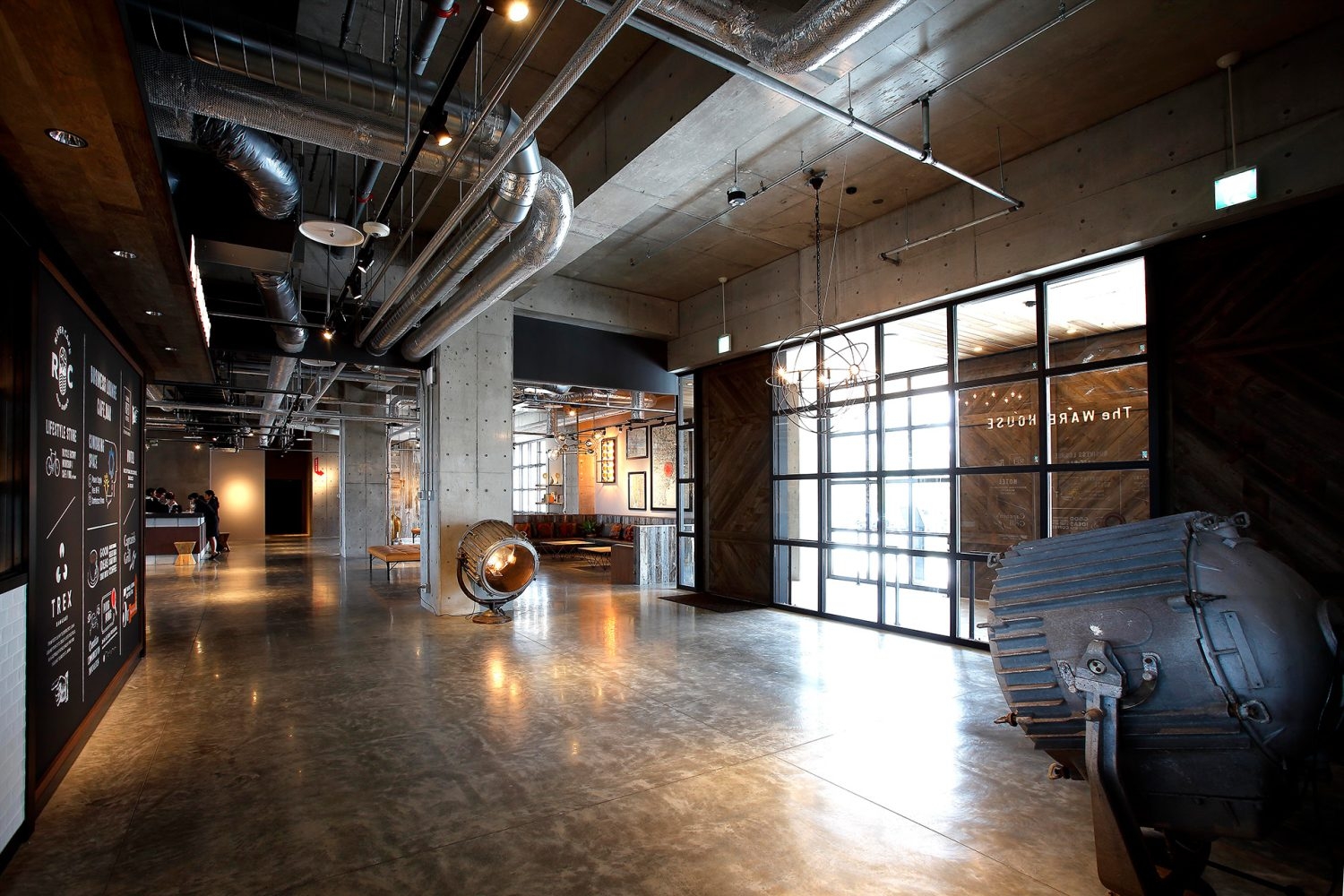 1F エントランス