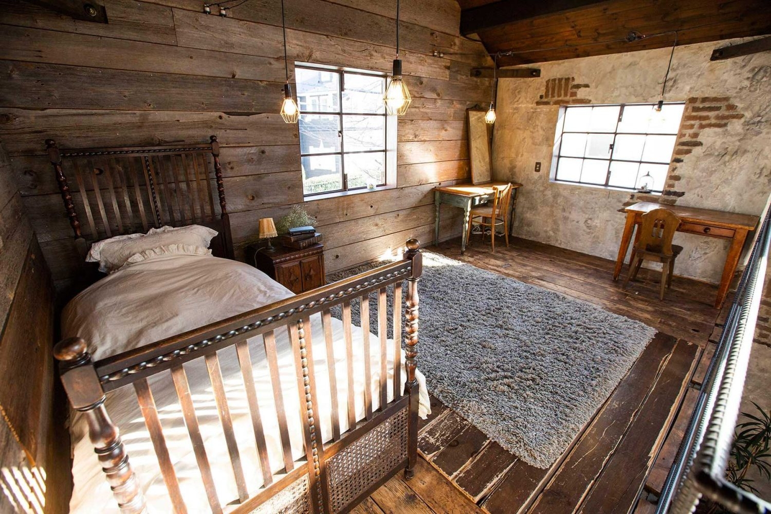 山小屋のような雰囲気のロフトでベッド撮影も可能