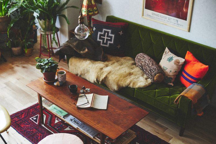 常設の脚立を使って