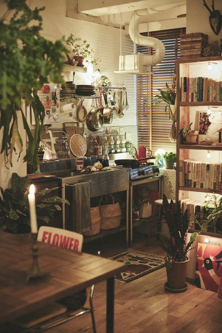 シネマティックな夜のキッチン