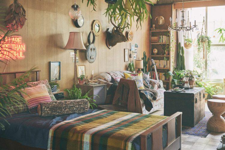 ベッドスペースからソファスペースを見た風景