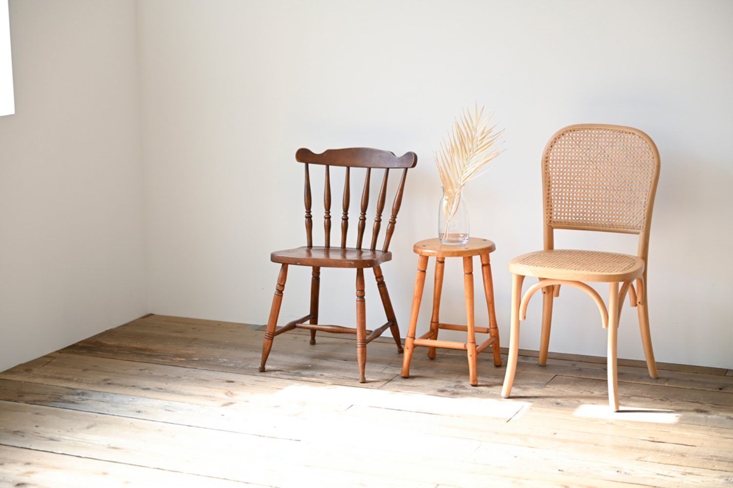 季節を問わず使いやすいウッドのチェア