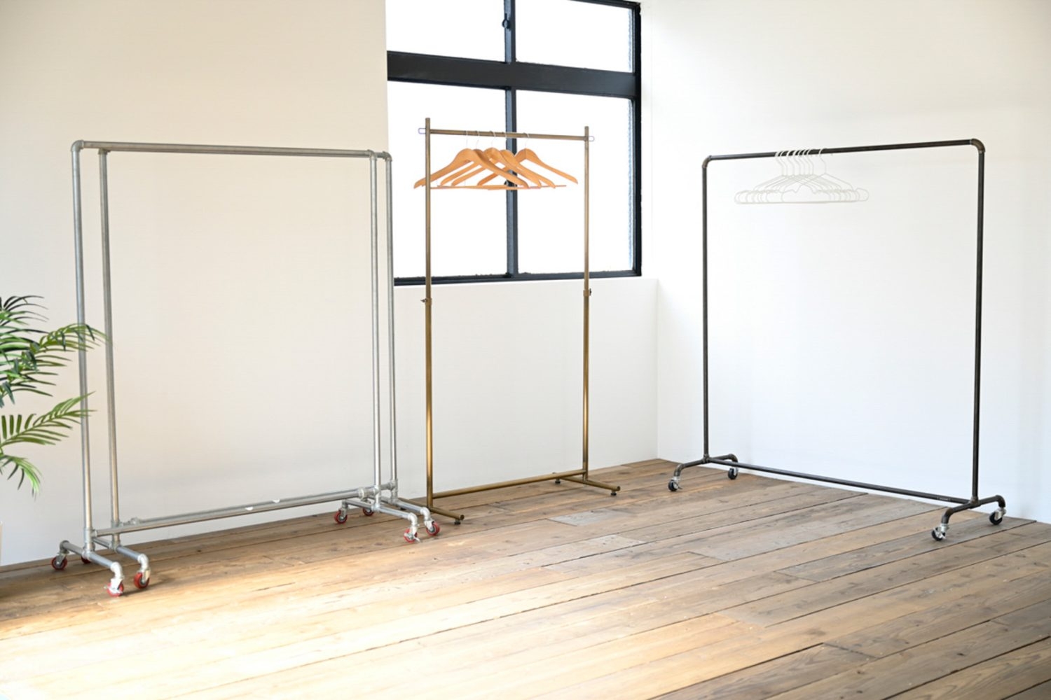 ハンガーラックは4本あるので衣装の多い撮影にも