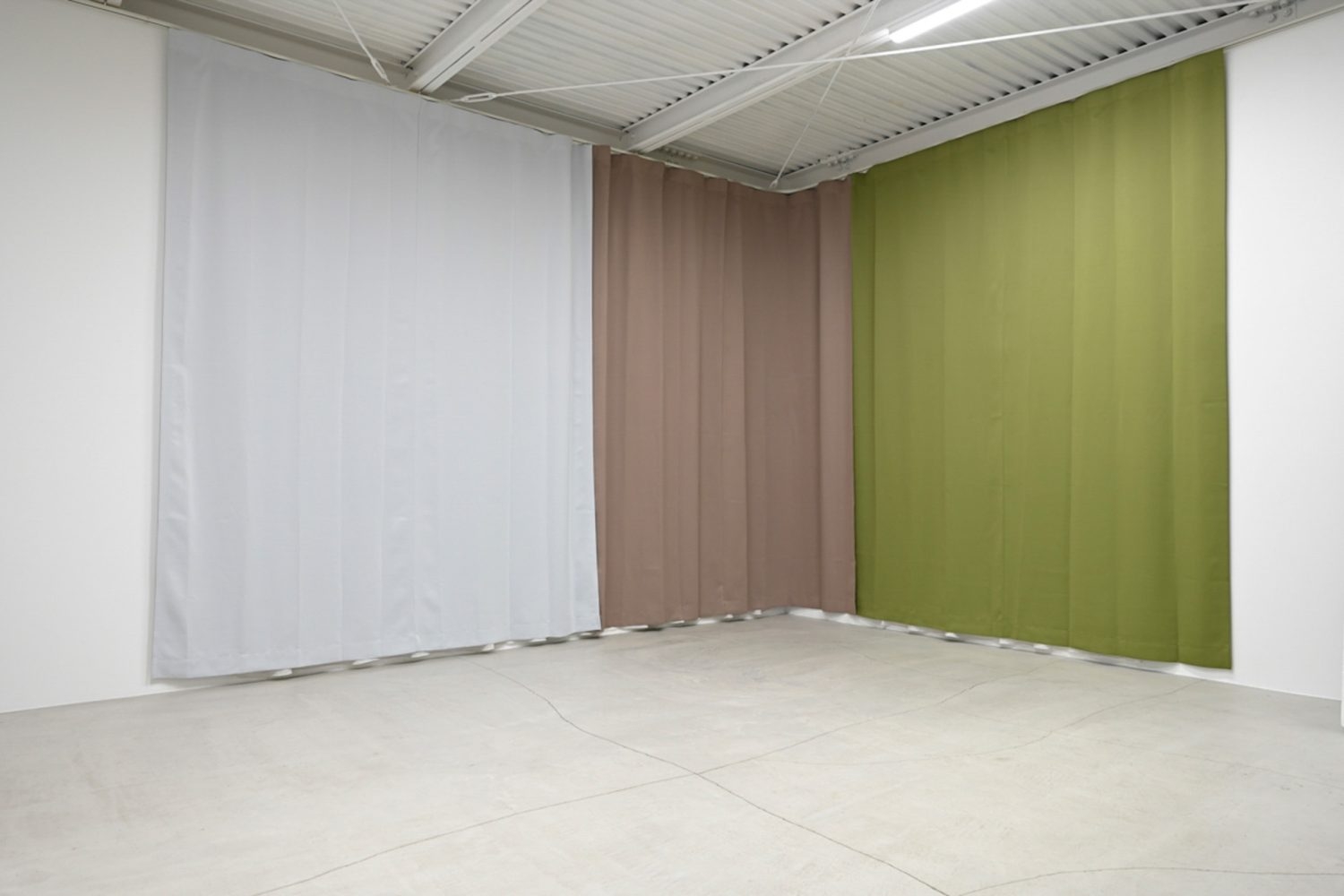 遮光にも背景にも◎二刀流カーテン