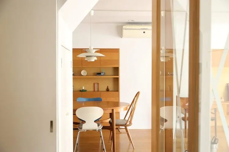 1F ダイニング 玄関側から