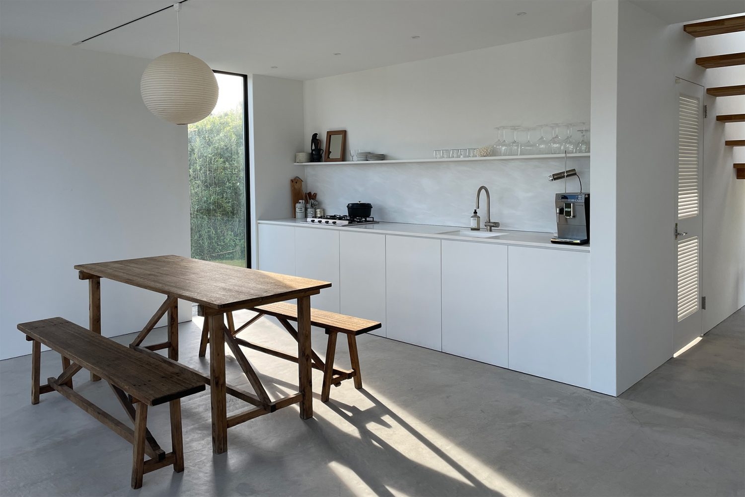 キッチンとダイニング