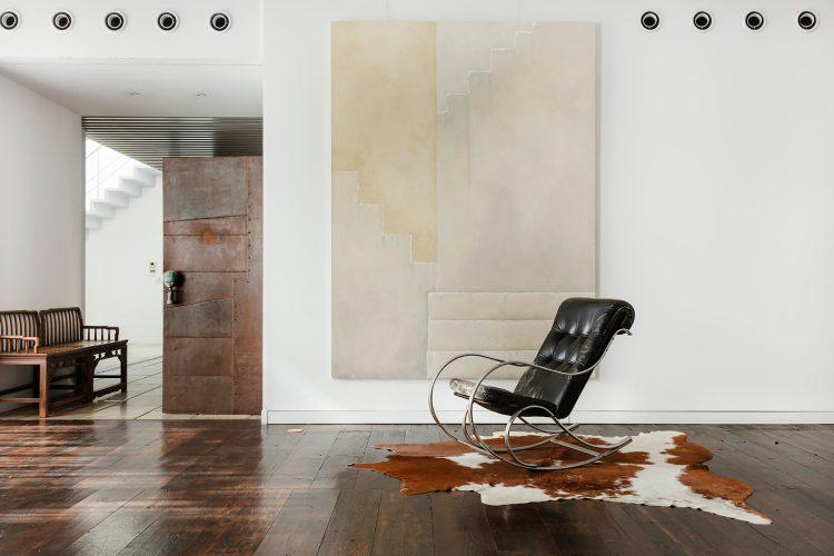 西向き 木漏れ日×乳白絵画壁