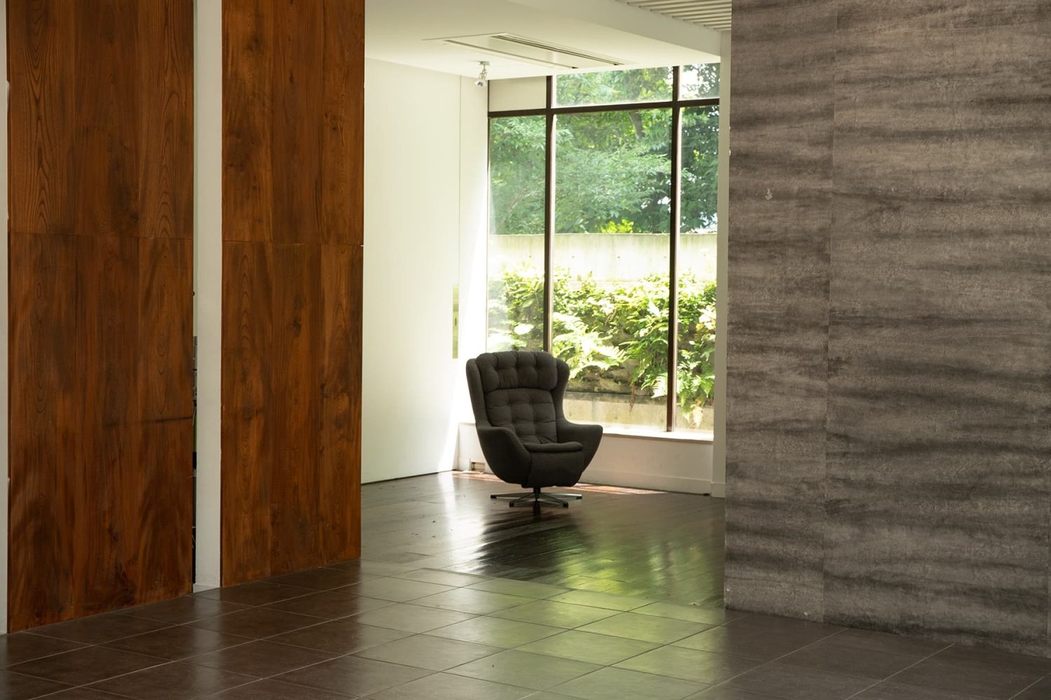 東緑化壁×古材