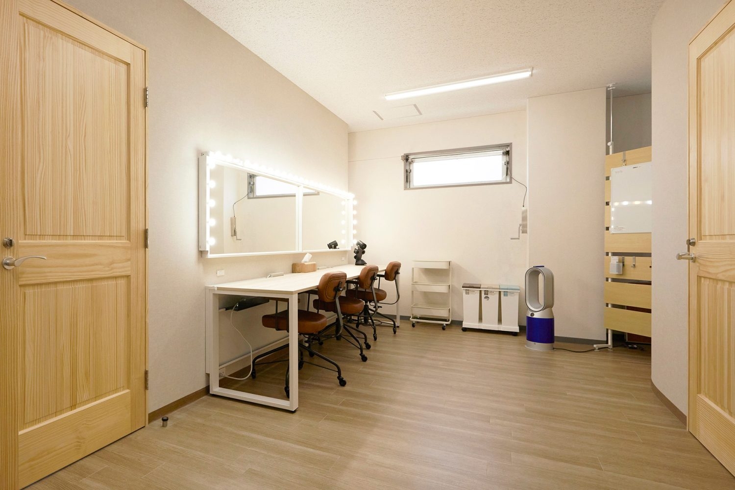 メイクルーム / フィッティング