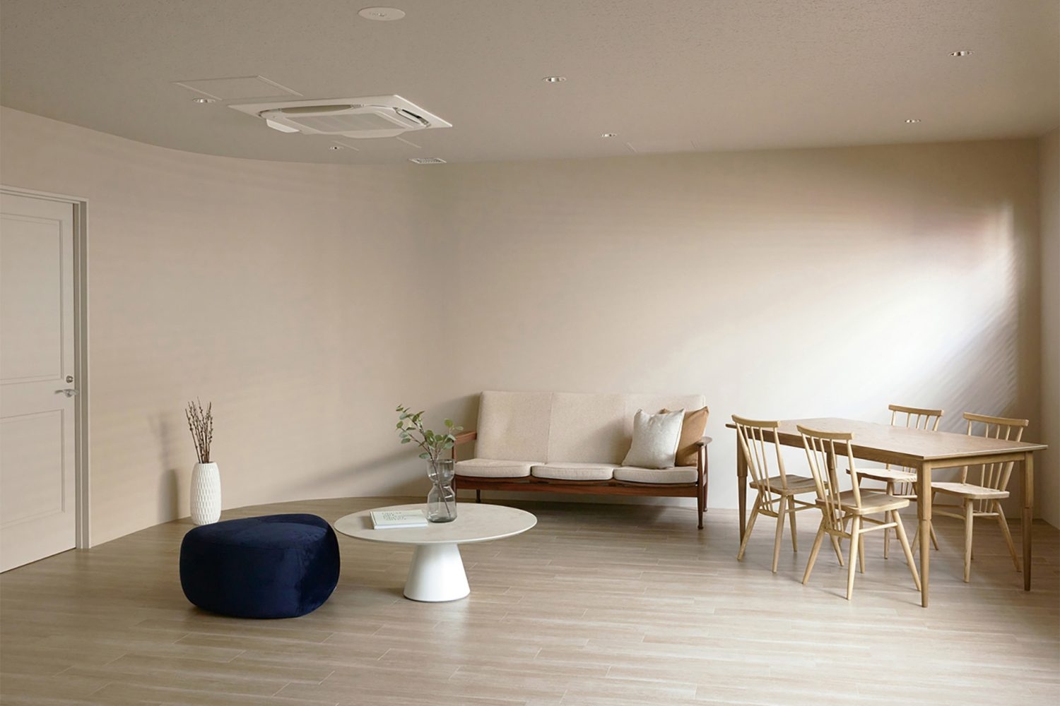 サブスタジオは控室にも