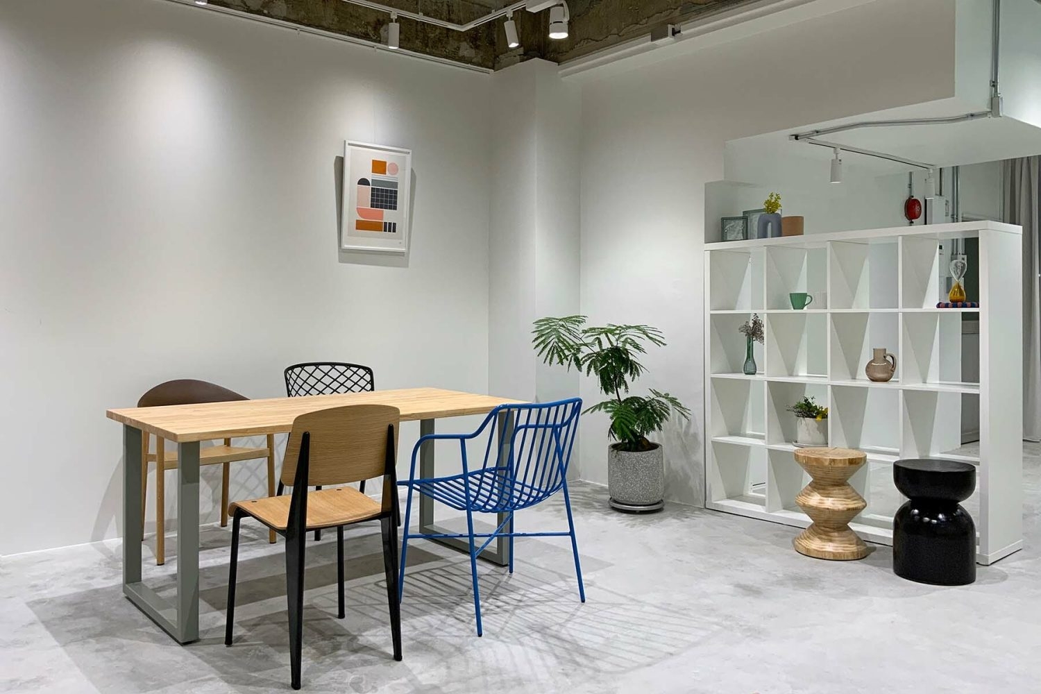 奥側 天井照明使用