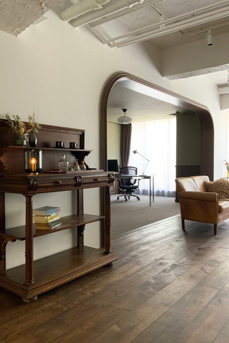 風情あるアンティーク家具