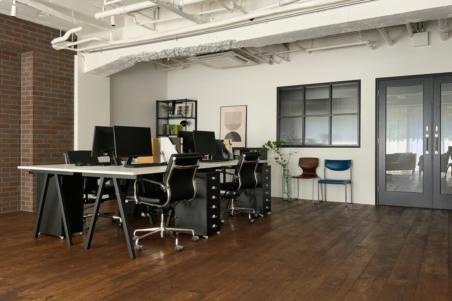 オフィスシーンの撮影にも