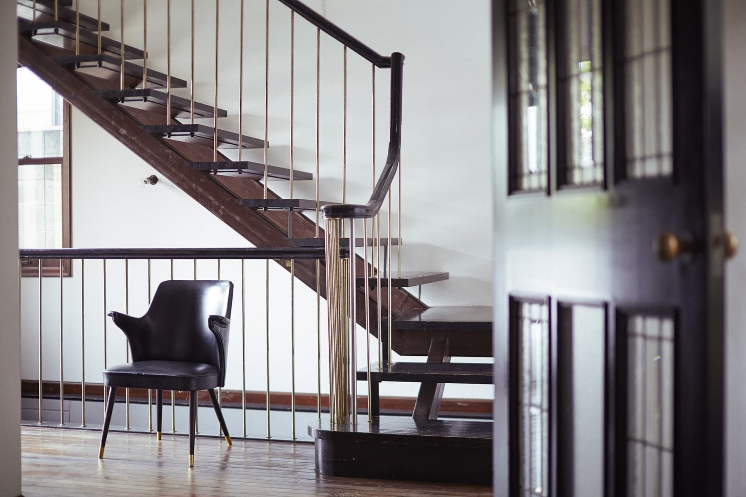 クラシックな背景になる階段