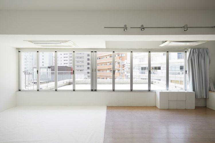 全面解放可能な窓