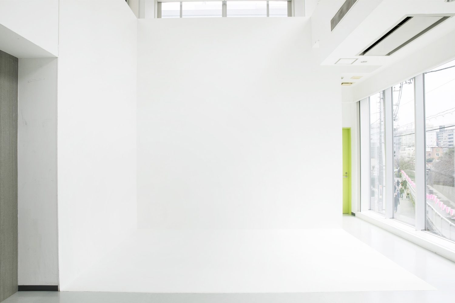 直角白壁床のホリゾント